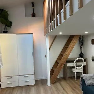 : Charmant 2 Pièces Au Calme Appartement